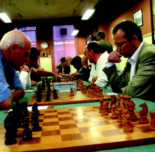 The chess games of John van der Wiel